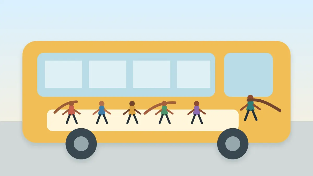 Des passagers de différentes origines sourient dans un bus de ville pendant qu’ils annoncent les arrêts.
