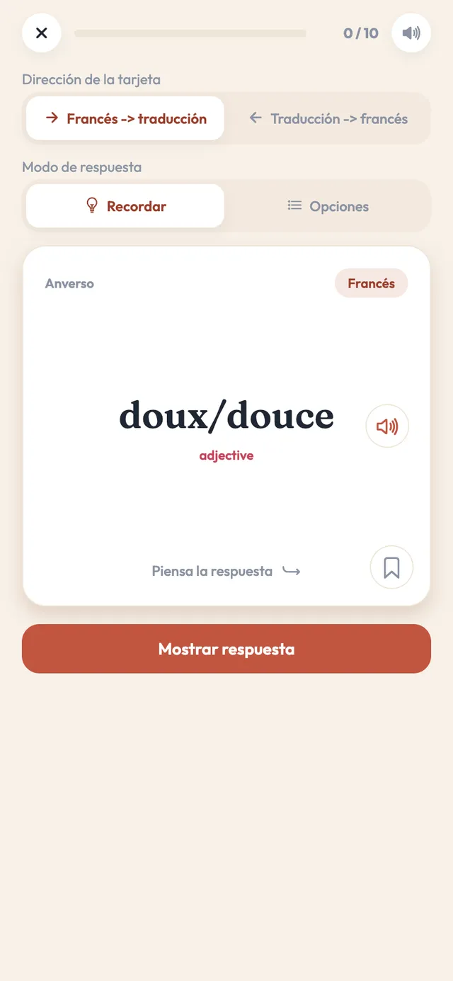 Una tarjeta de repaso de vocabulario en la app Practice French: el adjetivo francés 'doux/douce' con un botón de audio, sobre un botón para revelar la respuesta, con selectores de dirección de la tarjeta y de recuerdo frente a opción múltiple